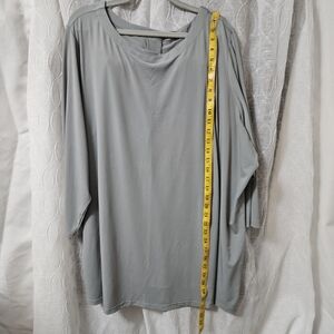 Susan Graver Liquid Knit Light Gray 3/4 Sleeve Top